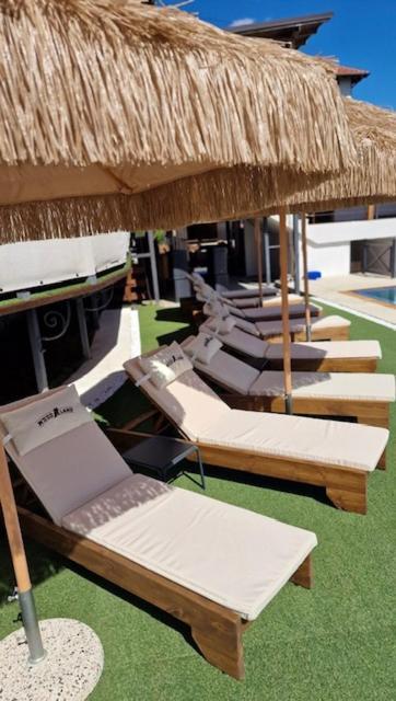 Woodland Resort Κραγκούγιεβατς Εξωτερικό φωτογραφία